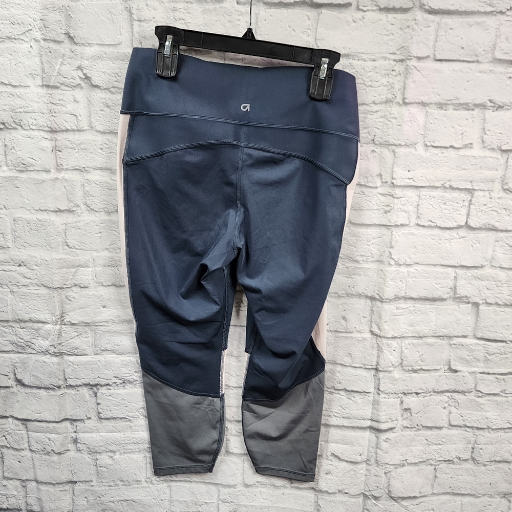 Gap Gapfit Sculpt Compression Colorblock Capri Le… - image 5